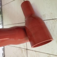**紅色耐油耐高溫發(fā)動機(jī)連接器錐形硅膠軟管橡膠軟管 耐高溫軟管