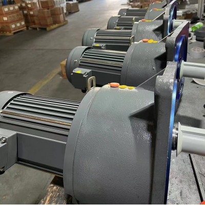 食品包裝機(jī)械專用減速電機(jī)，齒輪減